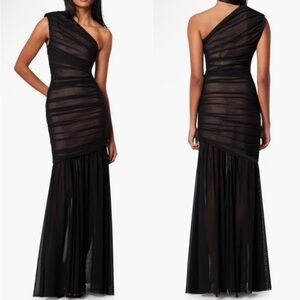 Elliatt Vienna ruched gown NWT